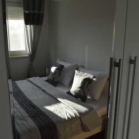 Apartament M & E Vodice Eksteriør bilde
