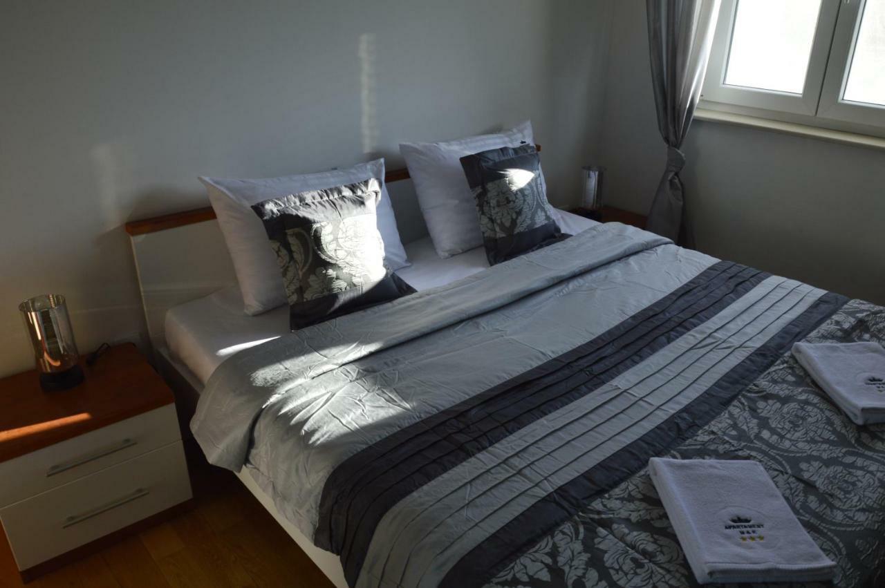 Apartament M & E Vodice Eksteriør bilde